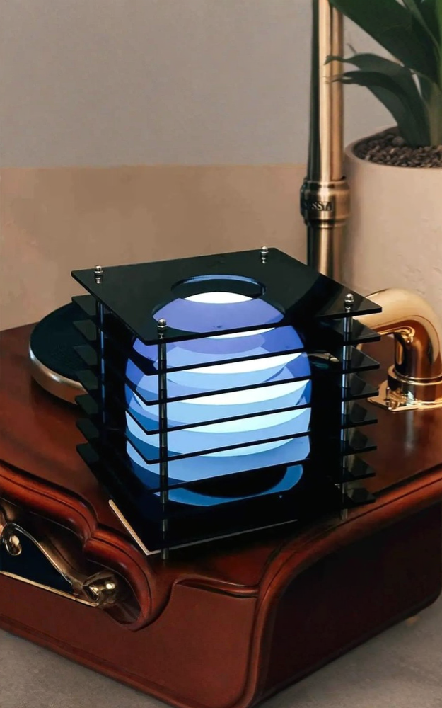 Atlas Lamp