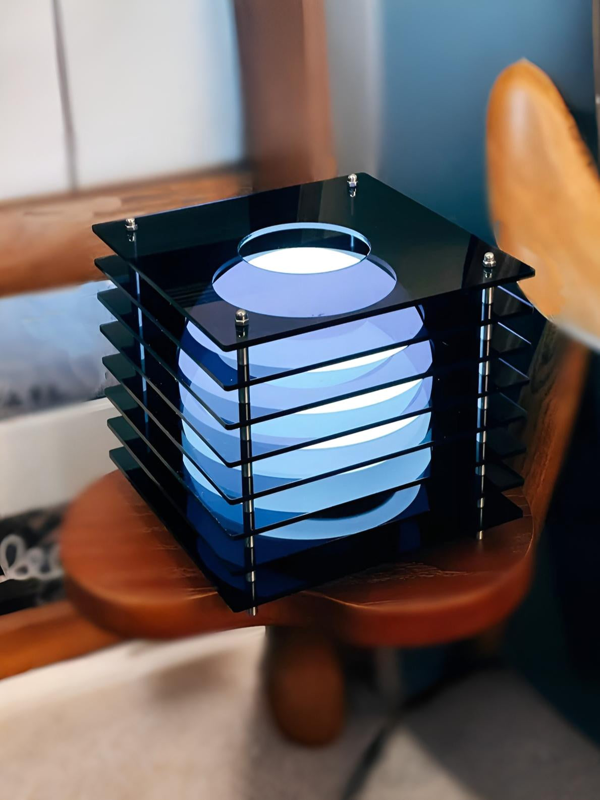 Atlas Lamp